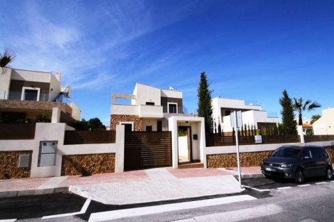 Villa for sale in La Mata, Alicante, Spain 5 bedrooms, 295 sq.m. No. 43340 - photo 1