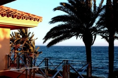 Villa for sale Alicante, Spain 7 bedrooms, 976 sq.m. No. 44263 - photo 5