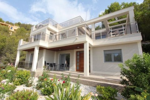 Villa for sale in Altea, Alicante, Spain 7 bedrooms, 370 sq.m. No. 43599 - photo 3