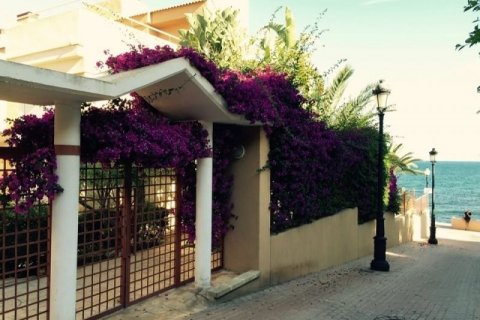 Townhouse for sale in Alicante, Spain 5 bedrooms, 270 sq.m. No. 45706 - photo 5