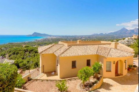 Villa for sale in Altea, Alicante, Spain 4 bedrooms, 378 sq.m. No. 42726 - photo 2