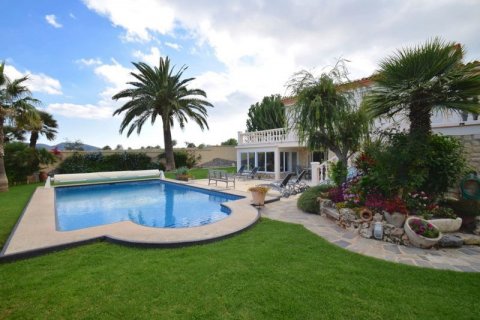 Villa for sale in Alfaz del Pi, Alicante, Spain 5 bedrooms, 650 sq.m. No. 43887 - photo 2