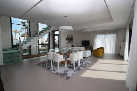 Villa for sale in Alicante, Spain 3 bedrooms, 300 sq.m. No. 44622 - photo 4