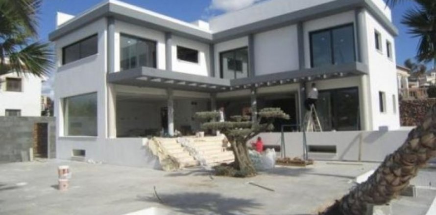 Villa in Calpe, Alicante, Spain 5 bedrooms, 495 sq.m. No. 44388