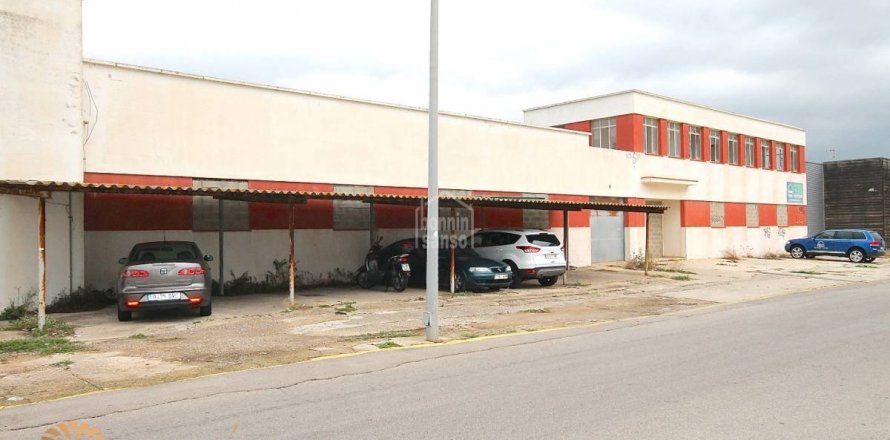 Commercial property in Mahon, Menorca, Spain 582 sq.m. No. 47136