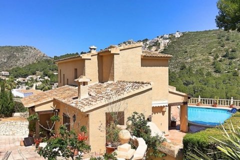 Villa for sale in Moraira, Alicante, Spain 5 bedrooms, 210 sq.m. No. 44003 - photo 4