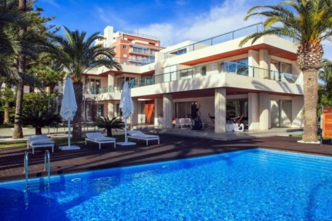 Villa for sale in Torrevieja, Alicante, Spain 6 bedrooms, 910 sq.m. No. 41598 - photo 4