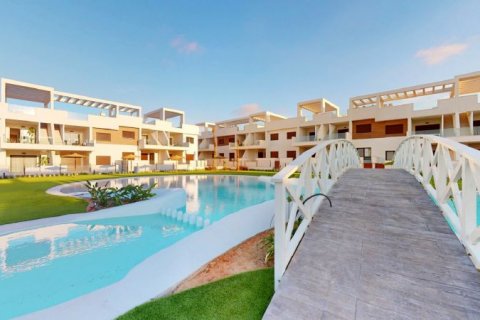 Townhouse for sale Torrevieja, Alicante, Spain 2 bedrooms, 131 sq.m. No. 42389 - photo 5