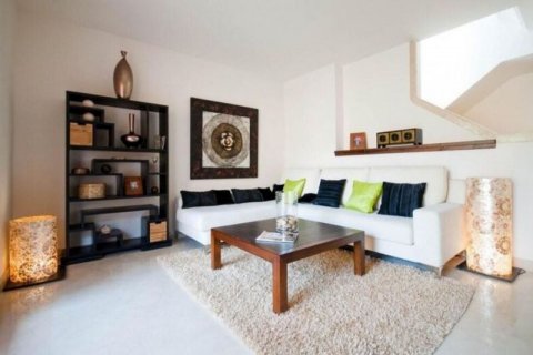 Townhouse for sale in Torrevieja, Alicante, Spain 2 bedrooms, 157 sq.m. No. 43849 - photo 4
