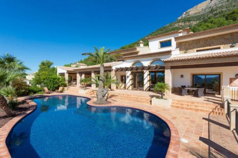 Villa for sale in Javea, Alicante, Spain 3 bedrooms, 1.19 sq.m. No. 41730 - photo 3