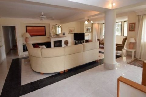 Villa for sale in La Nucia, Alicante, Spain 5 bedrooms, 362 sq.m. No. 45415 - photo 2