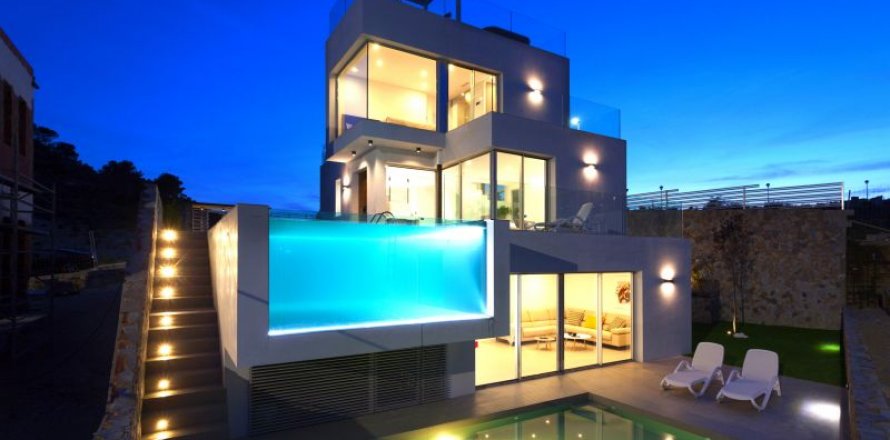 Villa in Benidorm, Alicante, Spain 3 bedrooms, 245 sq.m. No. 45954