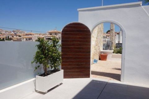 Villa for sale in Torrevieja, Alicante, Spain 4 bedrooms, 200 sq.m. No. 43378 - photo 9