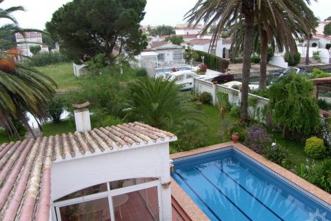 Villa for sale in Roses, Girona, Spain 3 bedrooms, 200 sq.m. No. 41431 - photo 3