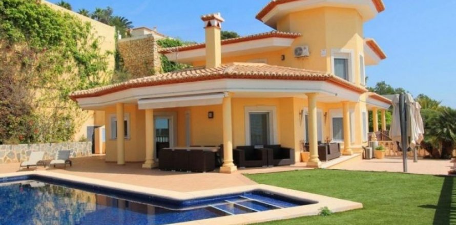 Villa in Calpe, Alicante, Spain 4 bedrooms, 416 sq.m. No. 43941