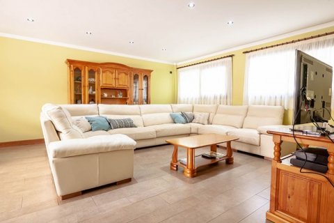 Villa for sale in Alicante, Spain 4 bedrooms, 800 sq.m. No. 44604 - photo 6