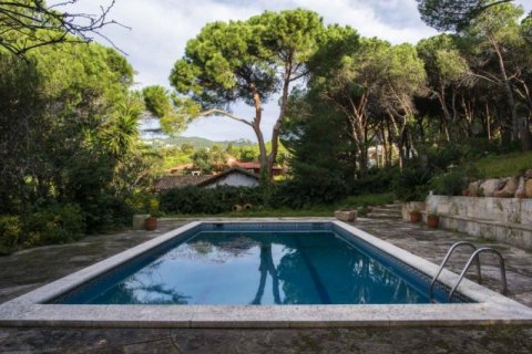 Villa for sale in Lloret de Mar, Girona, Spain 5 bedrooms, 360 sq.m. No. 45680 - photo 7