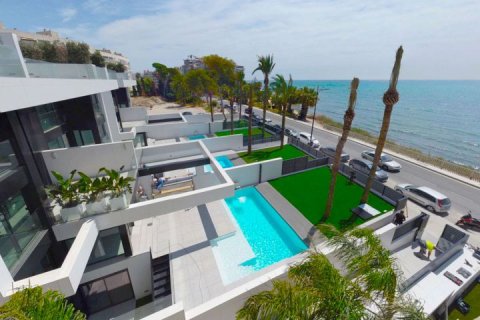 Townhouse for sale El Campello, Alicante, Spain 3 bedrooms, 524 sq.m. No. 41709 - photo 2