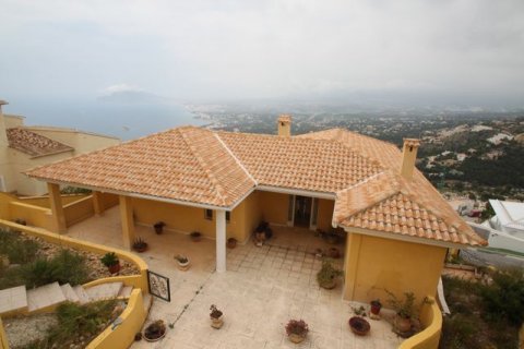Villa for sale in Altea, Alicante, Spain 5 bedrooms, 430 sq.m. No. 43699 - photo 3