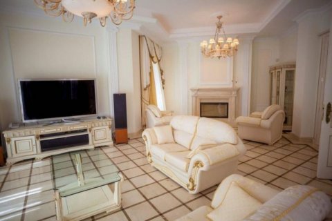 Villa for sale in Alicante, Spain 6 bedrooms, 750 sq.m. No. 41732 - photo 6