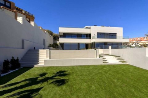 Villa for sale in Alicante, Spain 4 bedrooms, 513 sq.m. No. 45493 - photo 5