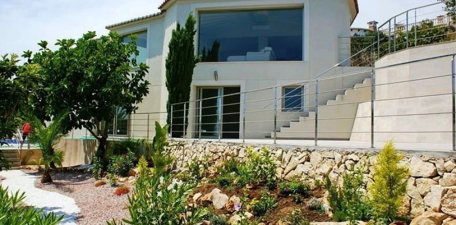 Villa in Javea, Alicante, Spain 5 bedrooms, 250 sq.m. No. 44288