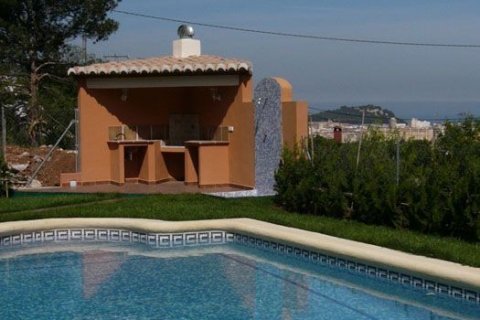 Villa for sale in Alicante, Spain 4 bedrooms, 220 sq.m. No. 46017 - photo 3