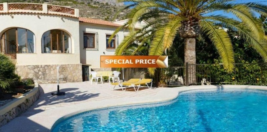 Villa Calpe, Alicante, Spain 3 bedrooms, 217 sq.m. No. 45010