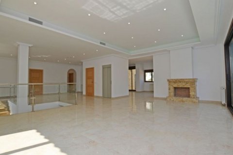 Villa for sale in Alicante, Spain 4 bedrooms, 485 sq.m. No. 44792 - photo 6