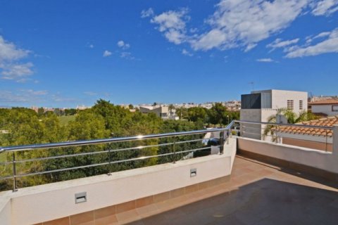 Villa for sale in Alicante, Spain 5 bedrooms, 490 sq.m. No. 44776 - photo 3