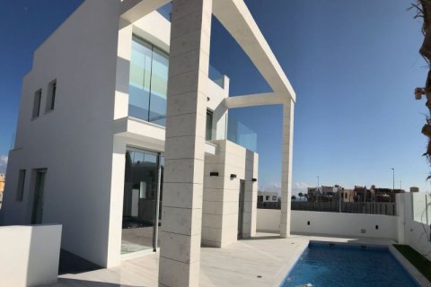 Villa for sale in Alicante, Spain 3 bedrooms, 260 sq.m. No. 44521 - photo 5