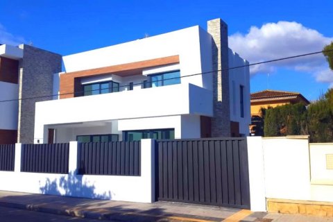 Villa for sale in Benidorm, Alicante, Spain 4 bedrooms, 466 sq.m. No. 44079 - photo 1