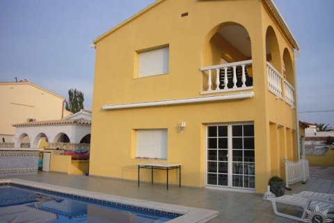 Villa for sale in Roses, Girona, Spain 3 bedrooms, 120 sq.m. No. 41409 - photo 4