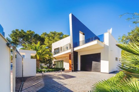 Villa for sale in Torrevieja, Alicante, Spain 4 bedrooms, 482 sq.m. No. 44163 - photo 6
