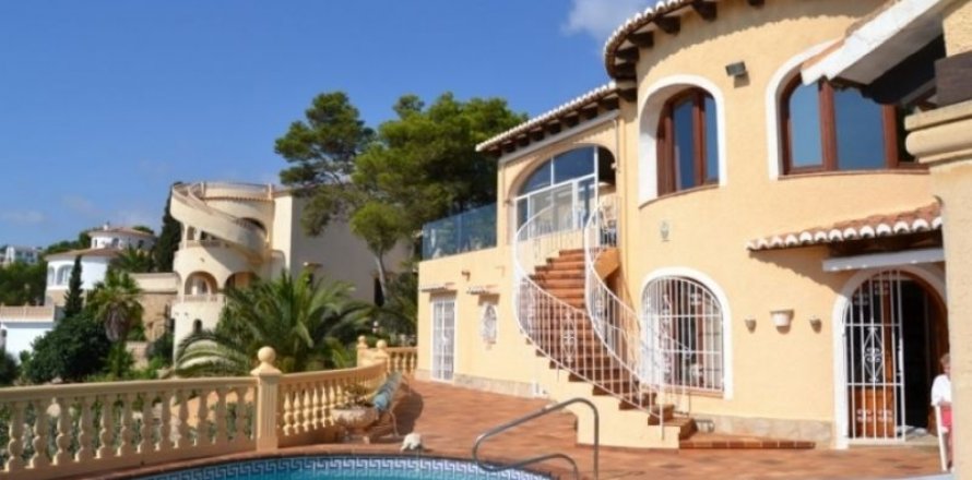 Villa in Javea, Alicante, Spain 4 bedrooms, 156 sq.m. No. 45688