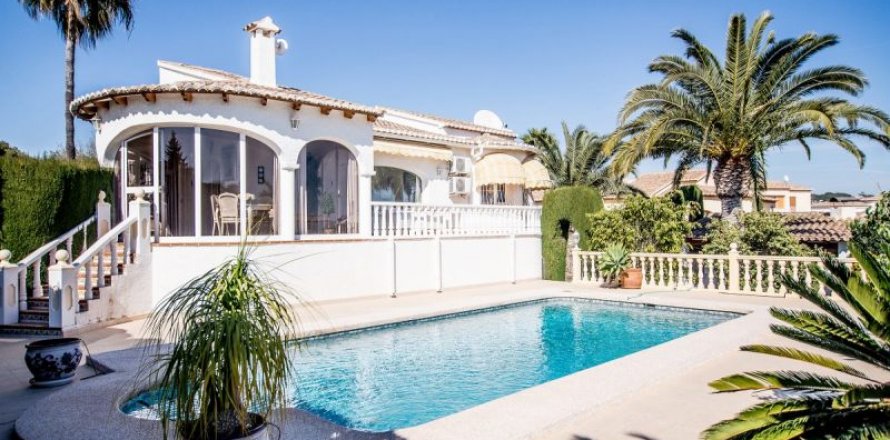 Villa in Calpe, Alicante, Spain 4 bedrooms, 307 sq.m. No. 42131