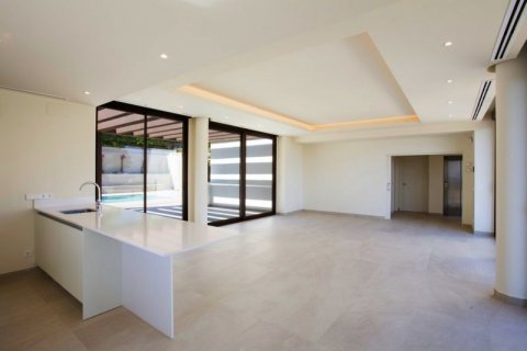 Villa for sale in Javea, Alicante, Spain 4 bedrooms, 567 sq.m. No. 42067 - photo 5