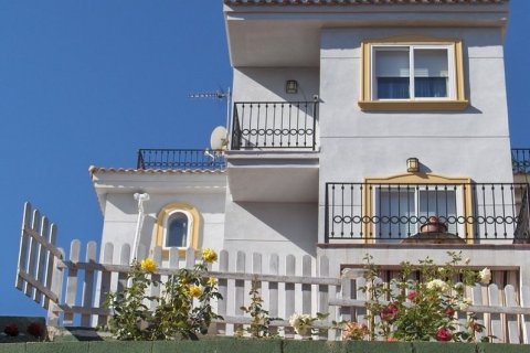 Townhouse for sale in La Nucia, Alicante, Spain 5 bedrooms, 225 sq.m. No. 45218 - photo 3