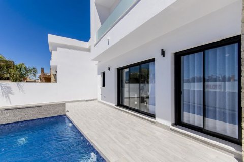 Villa for sale in Pilar de la Horadada, Alicante, Spain 3 bedrooms, 118 sq.m. No. 42519 - photo 2