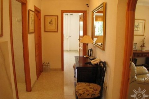 Villa for sale in Calpe, Alicante, Spain 3 bedrooms, 205 sq.m. No. 41411 - photo 16