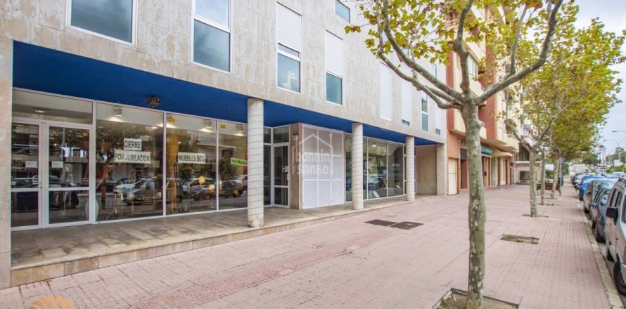 Commercial property in Mahon, Menorca, Spain 125 sq.m. No. 47099