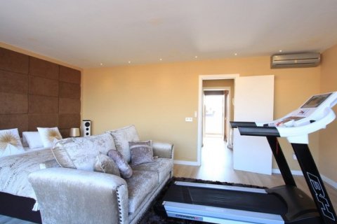Townhouse for sale in Alicante, Spain 4 bedrooms, 360 sq.m. No. 45187 - photo 8