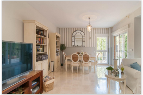 Villa for sale in El Campello, Alicante, Spain 5 bedrooms, 313 sq.m. No. 44072 - photo 6