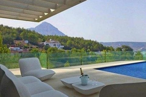 Villa for sale in Javea, Alicante, Spain 3 bedrooms, 250 sq.m. No. 45754 - photo 3