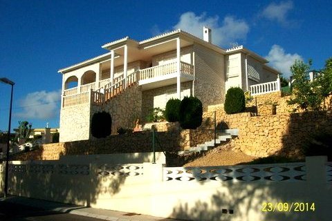 Villa for sale in La Nucia, Alicante, Spain 3 bedrooms, 320 sq.m. No. 45359 - photo 2