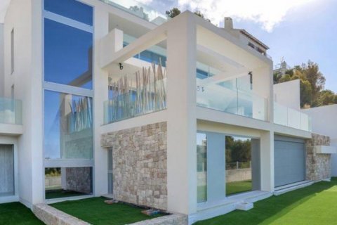 Villa for sale in Javea, Alicante, Spain 4 bedrooms, 240 sq.m. No. 46372 - photo 1
