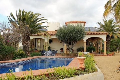 Villa for sale in La Nucia, Alicante, Spain 3 bedrooms, 310 sq.m. No. 44531 - photo 1