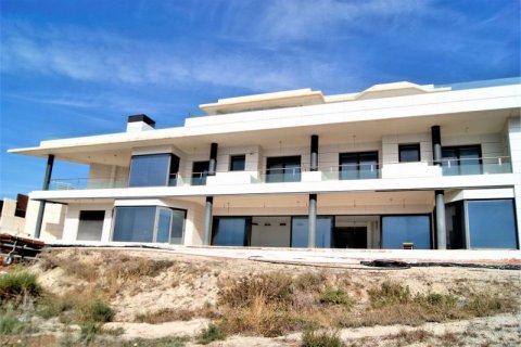 Villa for sale in Alicante, Spain 7 bedrooms, 1.141 sq.m. No. 43842 - photo 4