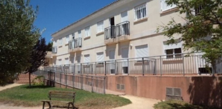 Commercial property in Alicante, Spain 26 bedrooms, 1200 sq.m. No. 45030