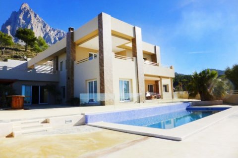 Villa for sale in Finestrat, Alicante, Spain 4 bedrooms, 680 sq.m. No. 45291 - photo 1